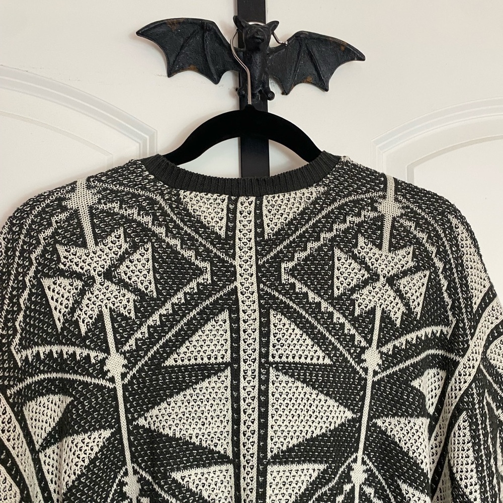 Sun & Shadow Bohemian Geometric Black and Cream Poncho Fringe Detail size M - Picture 4 of 11